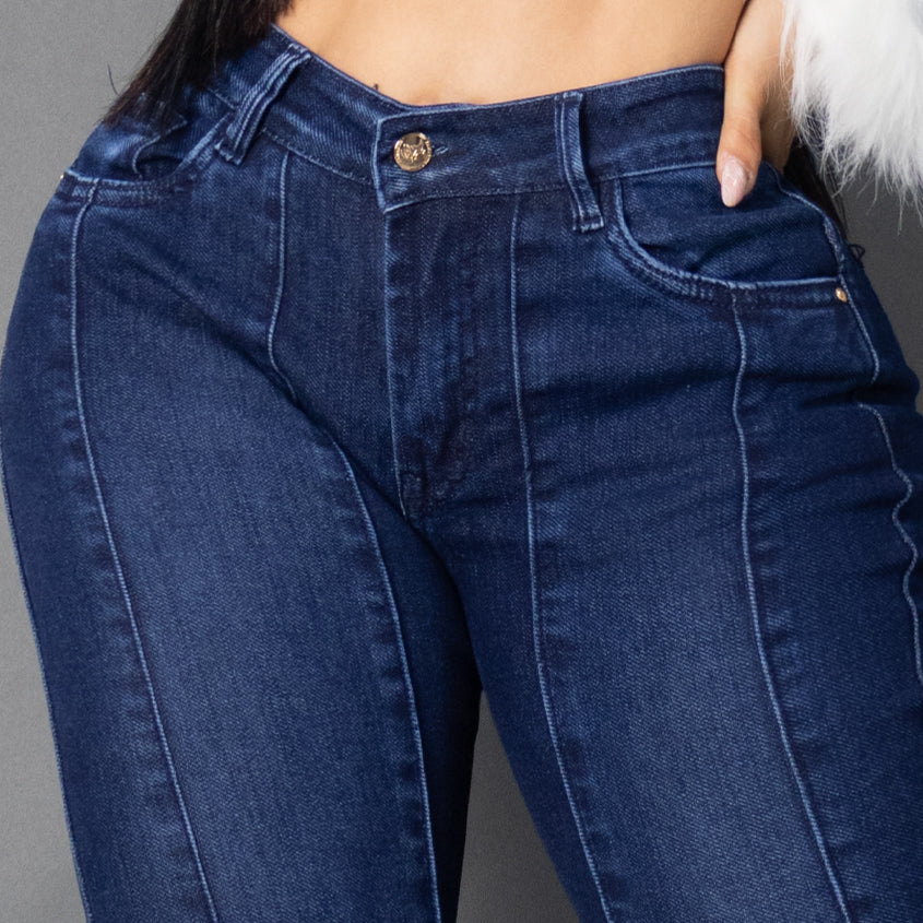 Jeans bota campana tono oscuro ref 7011