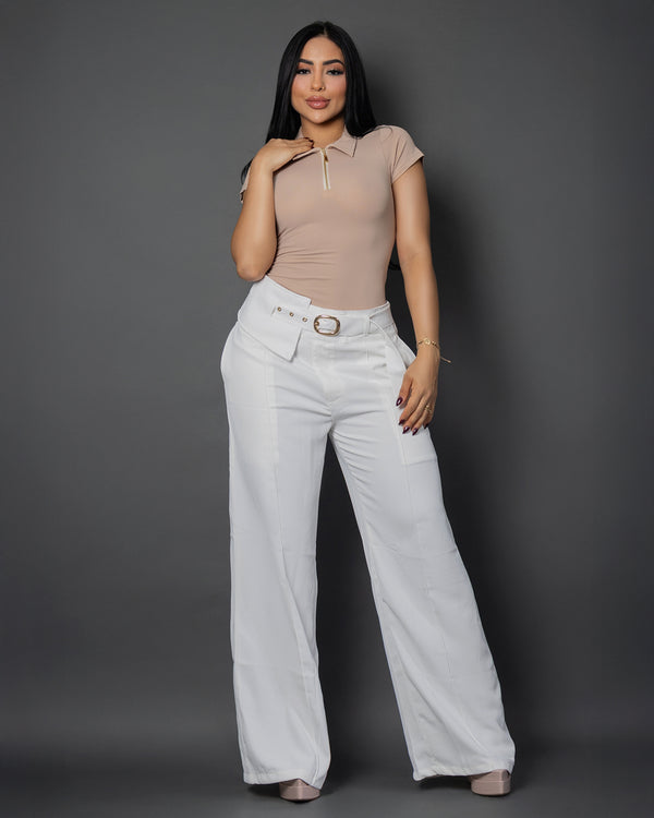 Jean bota ancha White Luxury – tiro alto con cinturón dorado