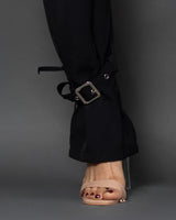 Jean bota ancha Black Rebel – tiro alto con hebillas metálicas